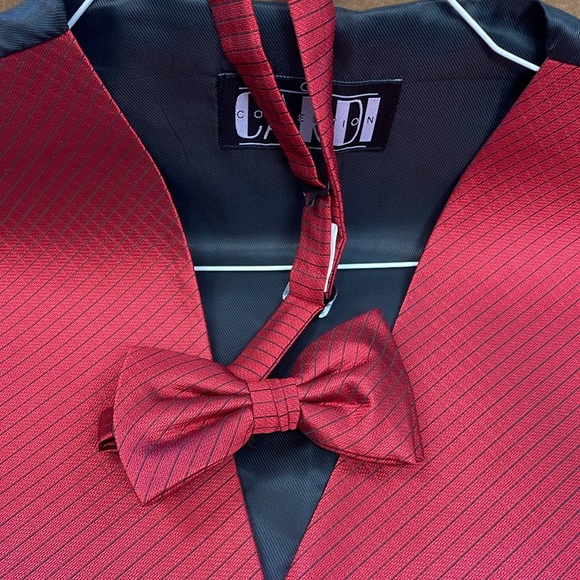Red Geometric Tuxedo Vest and Bow Tie great condition - Picture 2 of 3